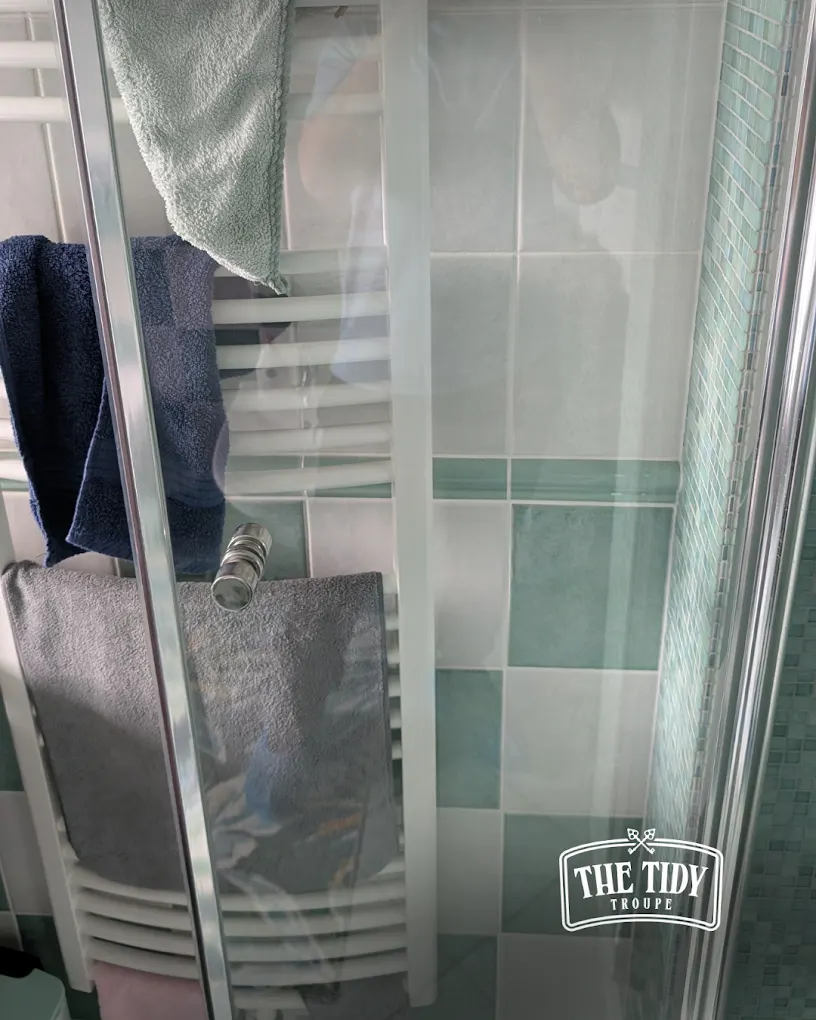 Shower glass and tiles cleaned